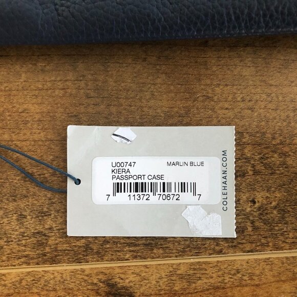 **NWT** COLE HAAN Kiera Medium Leather Pouch - Picture 5 of 7